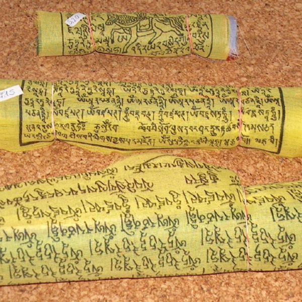 Gebetsfahne 25x25 ca. 6,5 Meter Gesamtlänge