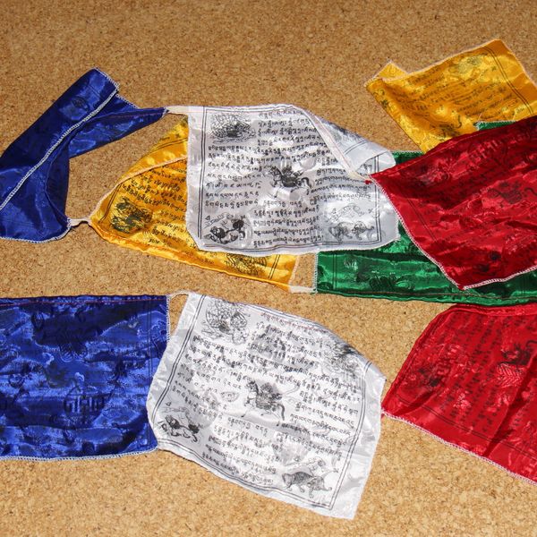 Gebetsfahnen aus Seide